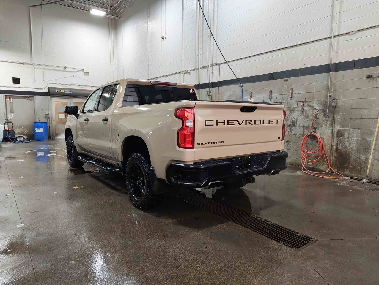 2022 Chevrolet Silverado 1500 4WD Crew Cab 147 LT Trail Boss Beige Sherwood Park - photo #4