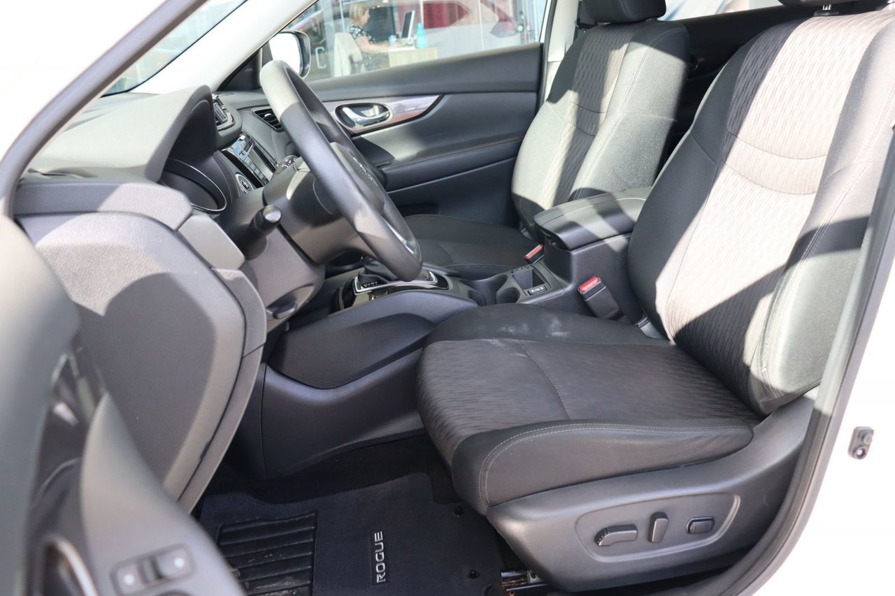 2019 Nissan Rogue White Baie-Comeau - photo #10