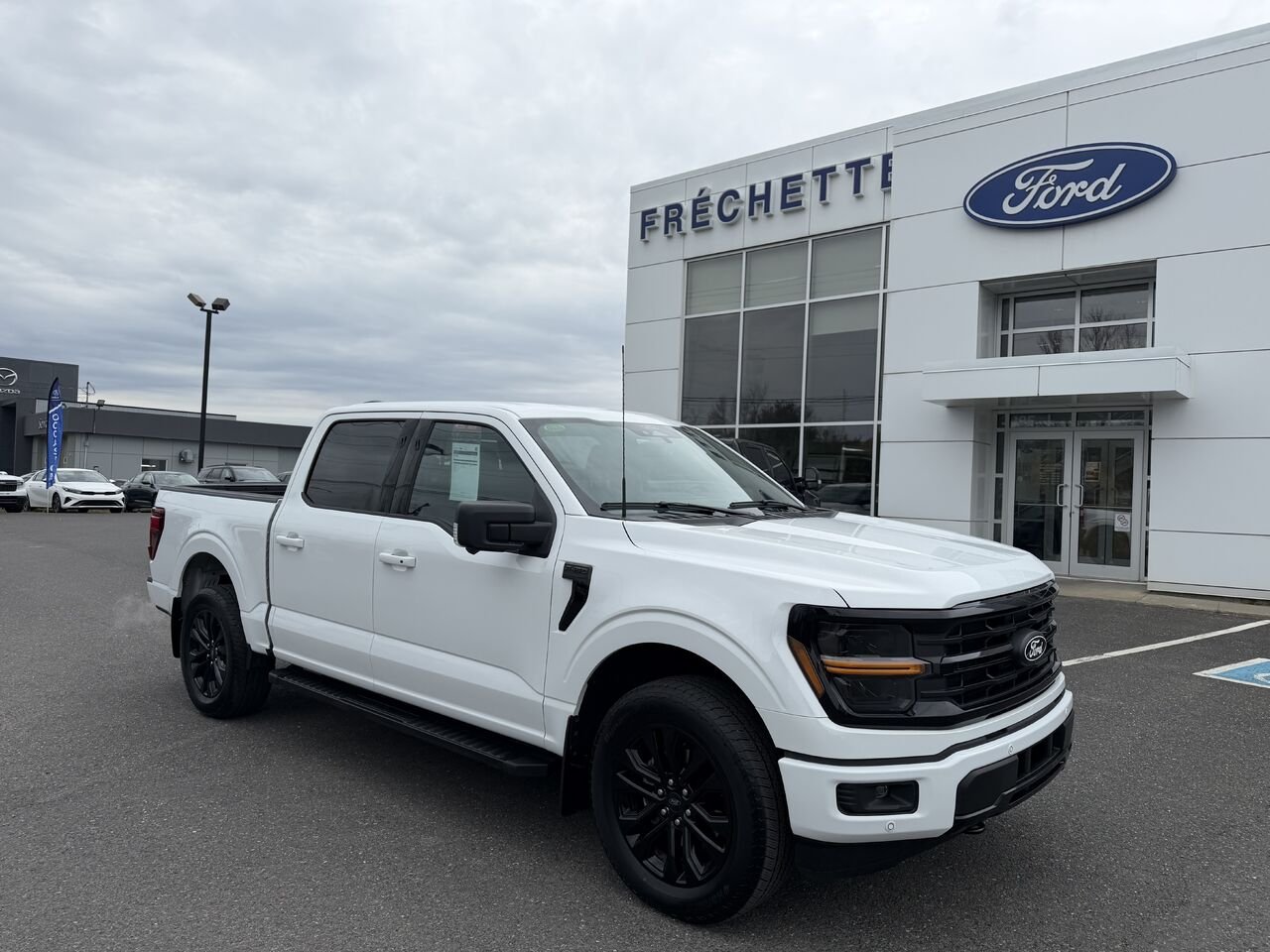 Ford F-150 2024 Blanc Montmagny - photo #0