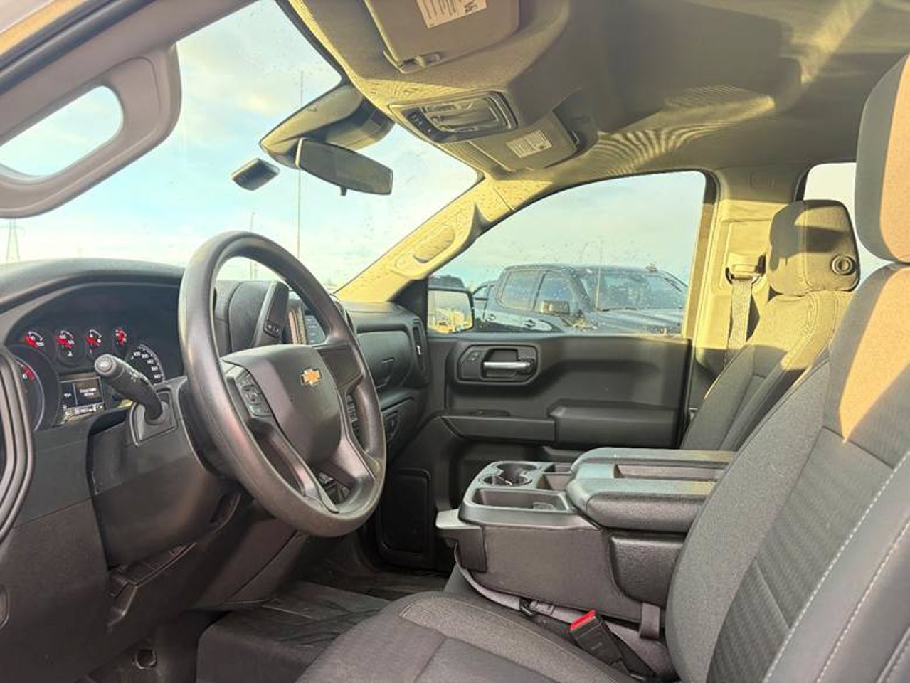2024 Chevrolet Silverado 1500 4WD Crew Cab 147 Custom White Sherwood Park - photo #5