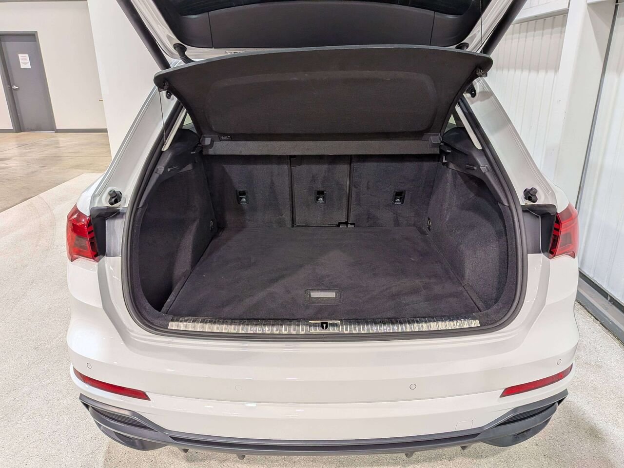 2020 Audi Q3 Progressiv 45 TFSI quattro White Val-David - photo #8