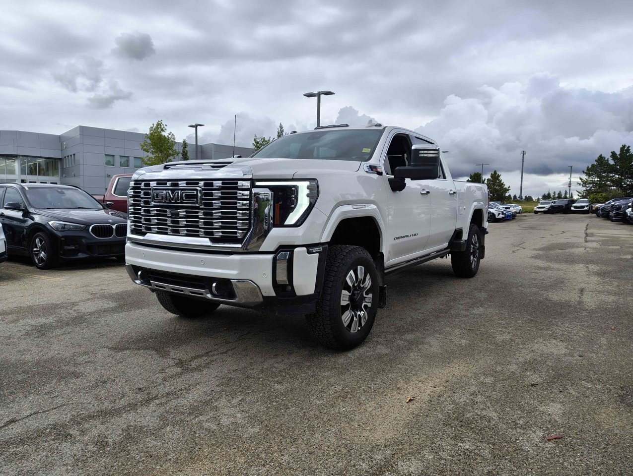 2024 GMC Sierra 3500HD 4WD Crew Cab 159 Denali White Sherwood Park - photo #3