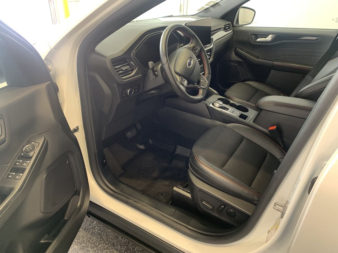 2025 Ford Escape ST-LINE HYBRIDE AWD White Châteauguay - photo #26