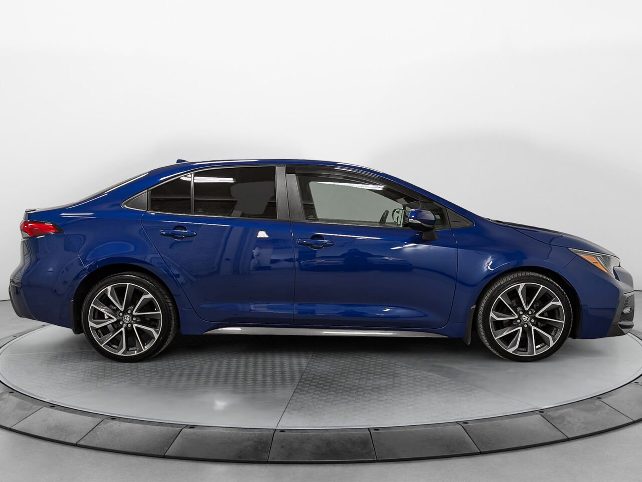 2020 Toyota COROLLA XSE Toit Ouvrant Volant Chauffant Blue Sherbrooke - photo #6