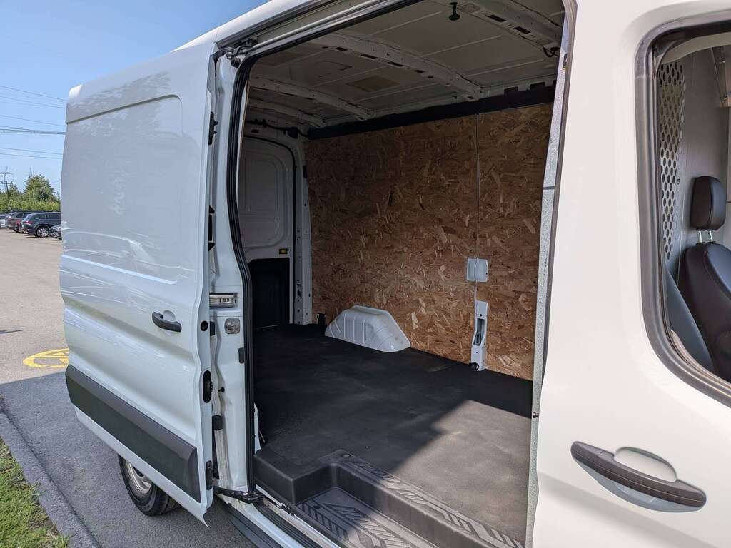 2022 Ford Transit Cargo Van T-250 130" Med Rf 9070 GVWR RWD White Val-David - photo #11