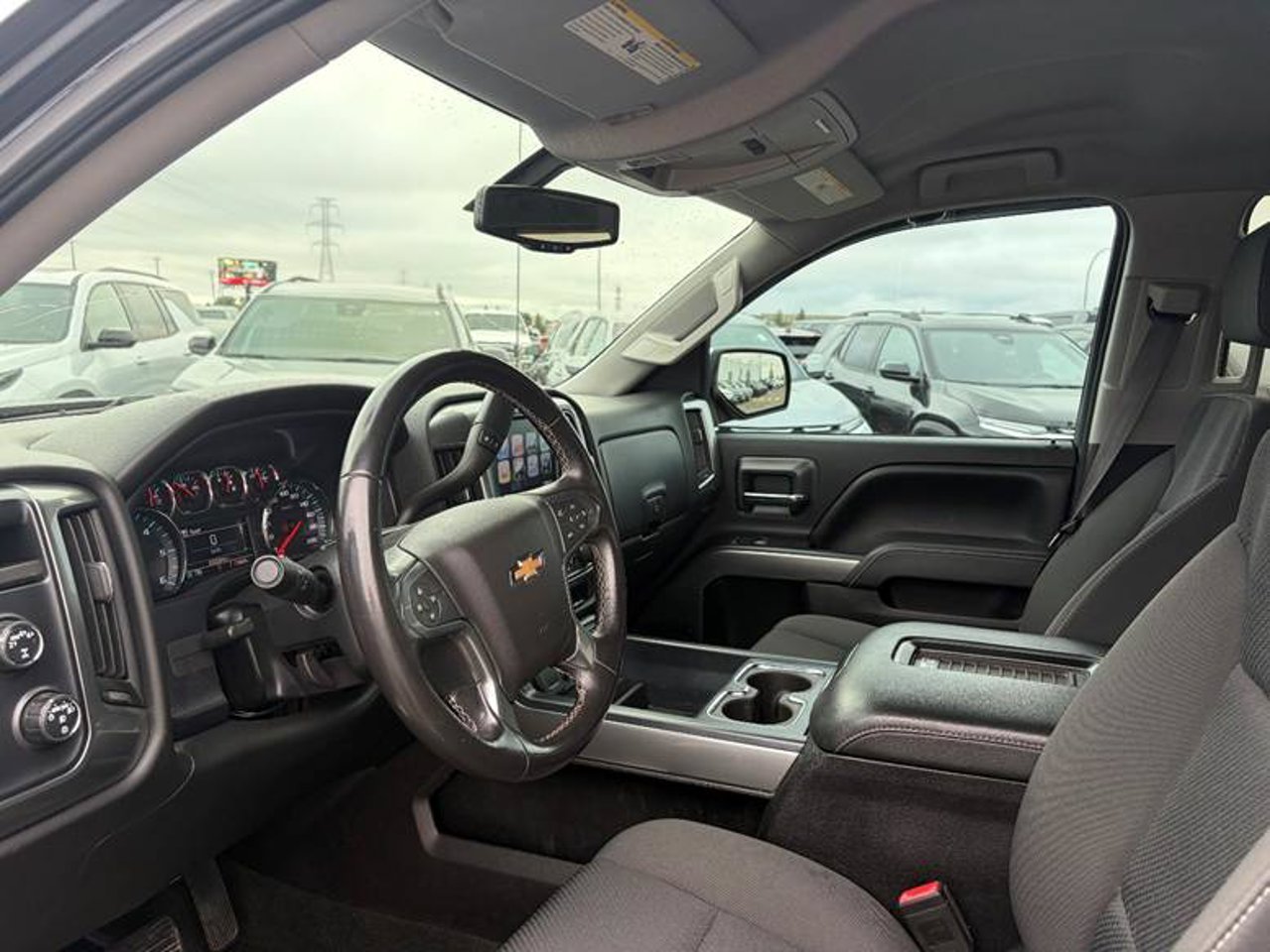 2017 Chevrolet Silverado 1500 4WD Crew Cab 143.5 LT w/1LT Black Sherwood Park - photo #5