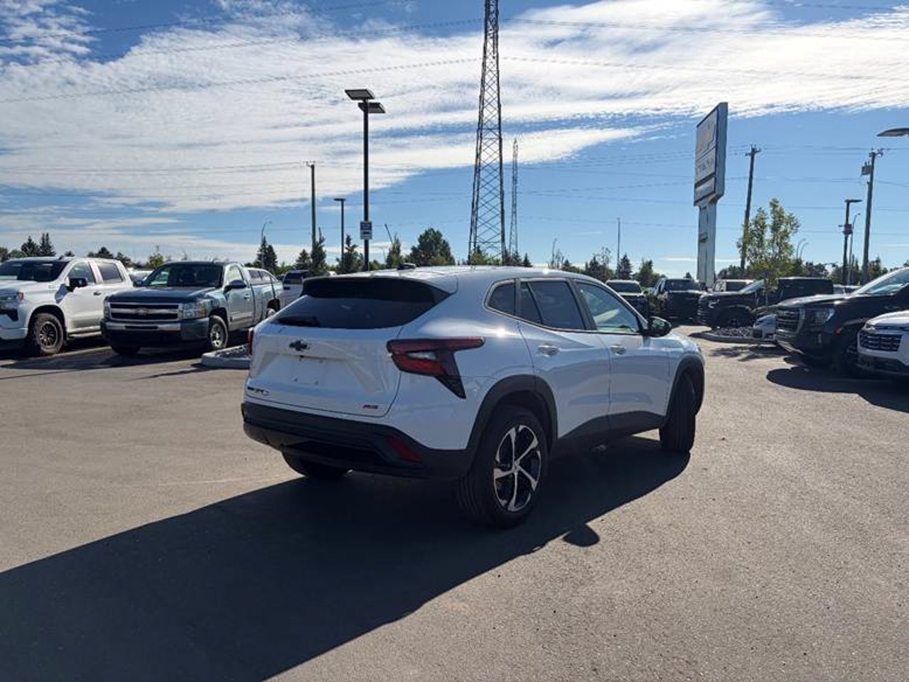 2025 Chevrolet Trax FWD 4dr 1RS White Sherwood Park - photo #4