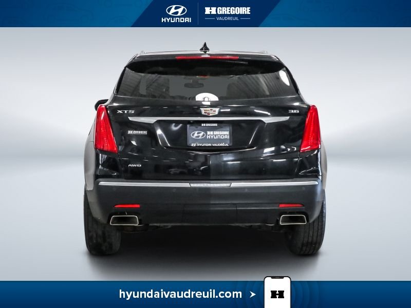 2018 Cadillac XT5 Black Laval - photo #8