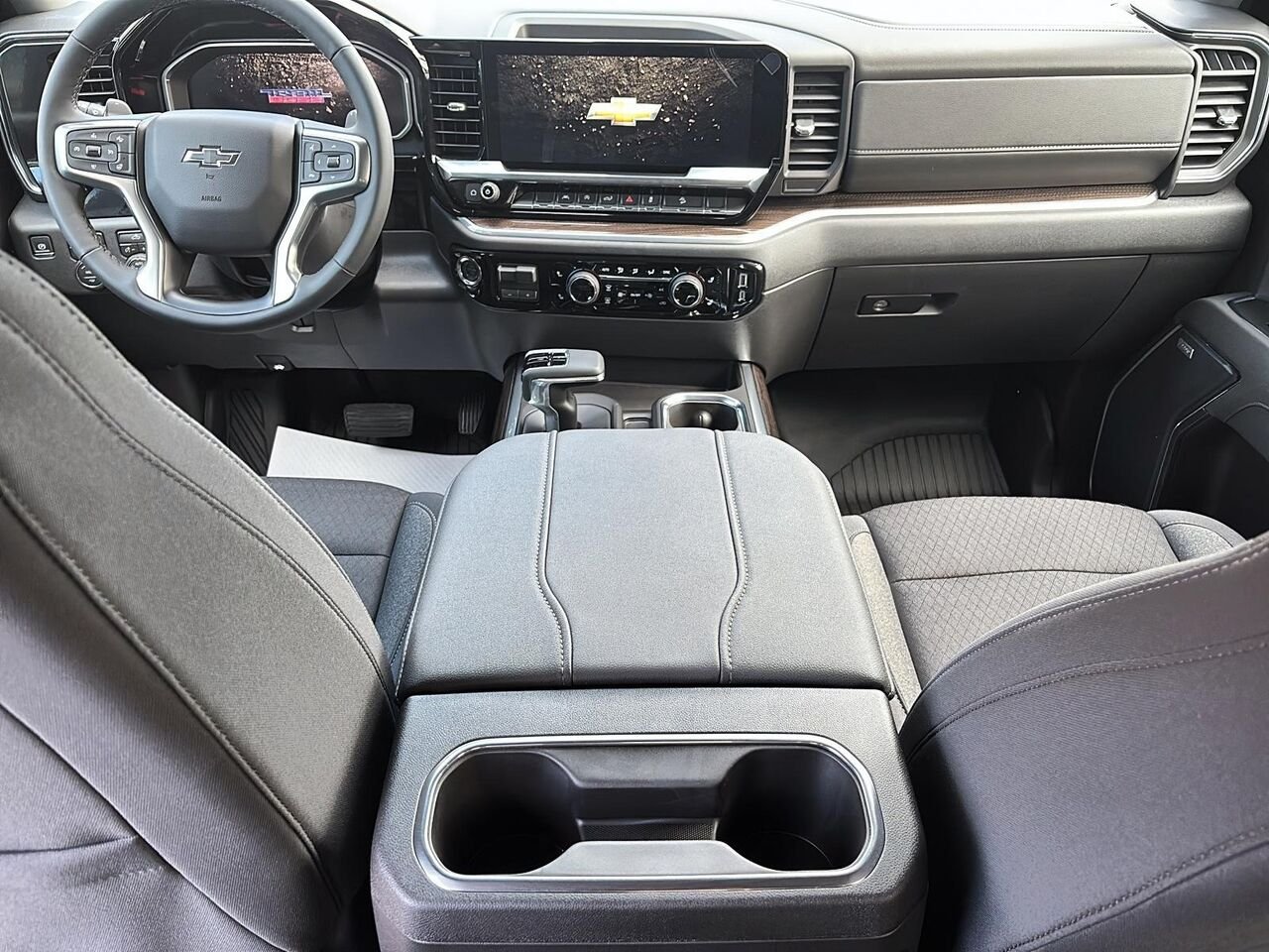 CHEVROLET Silverado 1500 1500 LT TRAILBOSS 4RM 2026 GRIS STERLING METALLISE Saint-Hyacinthe - photo #7