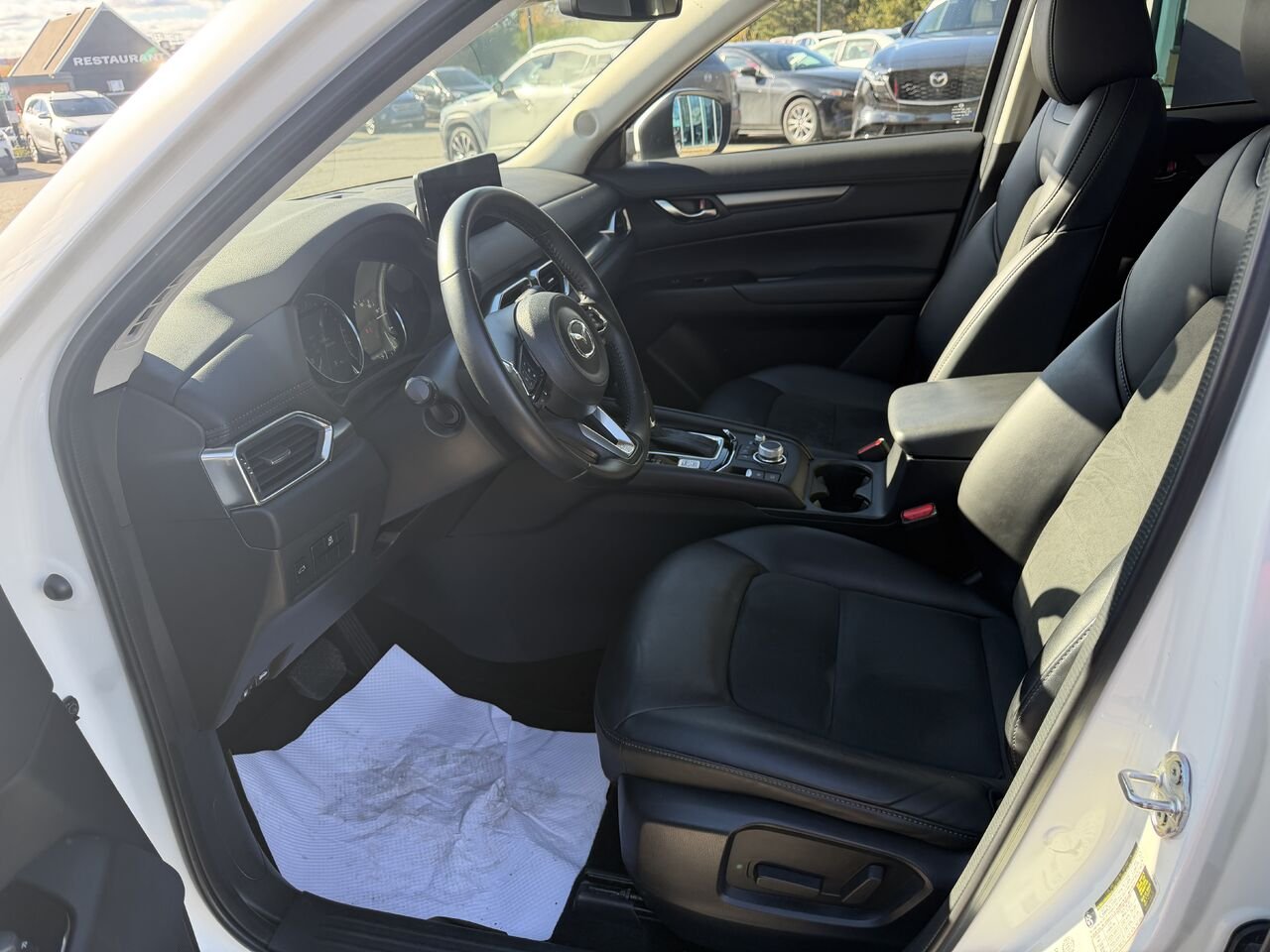 2023 Mazda CX-5 White Ste-Marie - photo #6