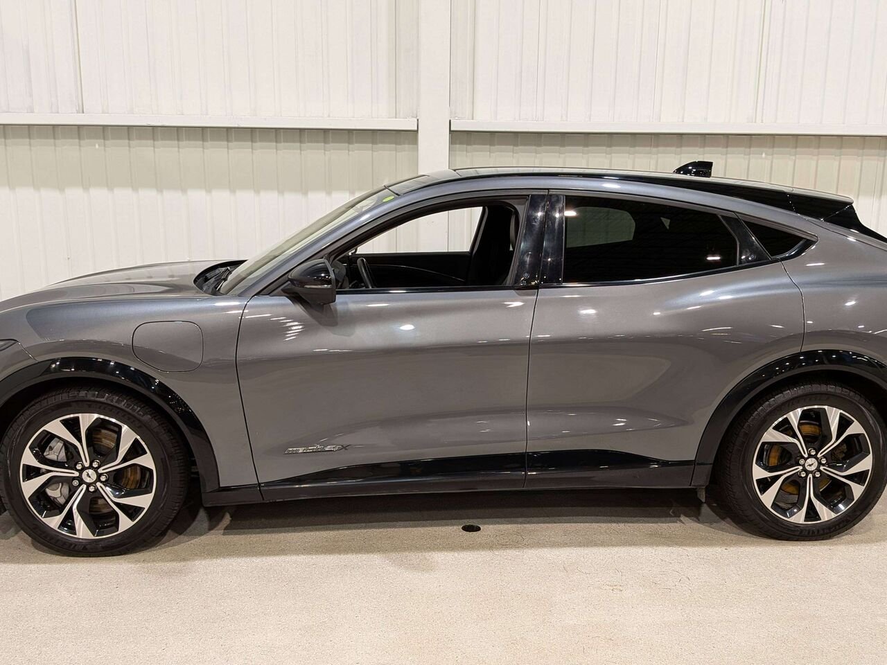 2021 Ford Mustang Mach-E Premium AWD Grey Val-David - photo #4