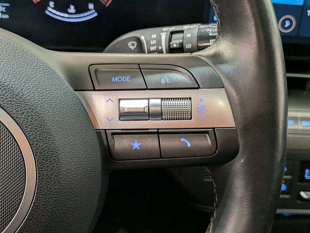 2025 Hyundai Kona 2.0L Preferred AWD w/Trend Package White Val-David - photo #15