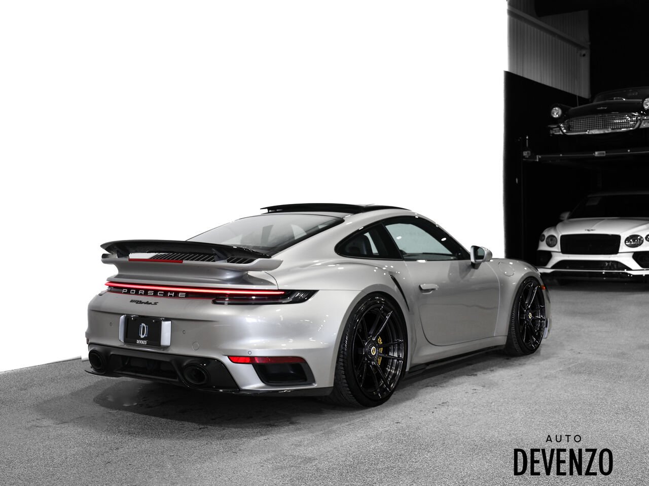 2024 Porsche 911 Silver Saint-Eustache - photo #4