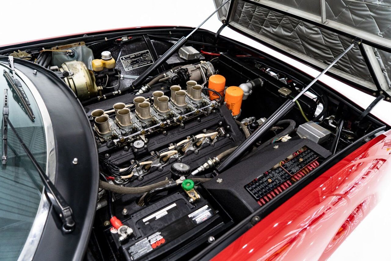 Ferrari 365 GTB4 Daytona 18,301 miles With Orig Books/Tools/ Carbs / Filter Box 1973 Rouge Montréal - photo #14