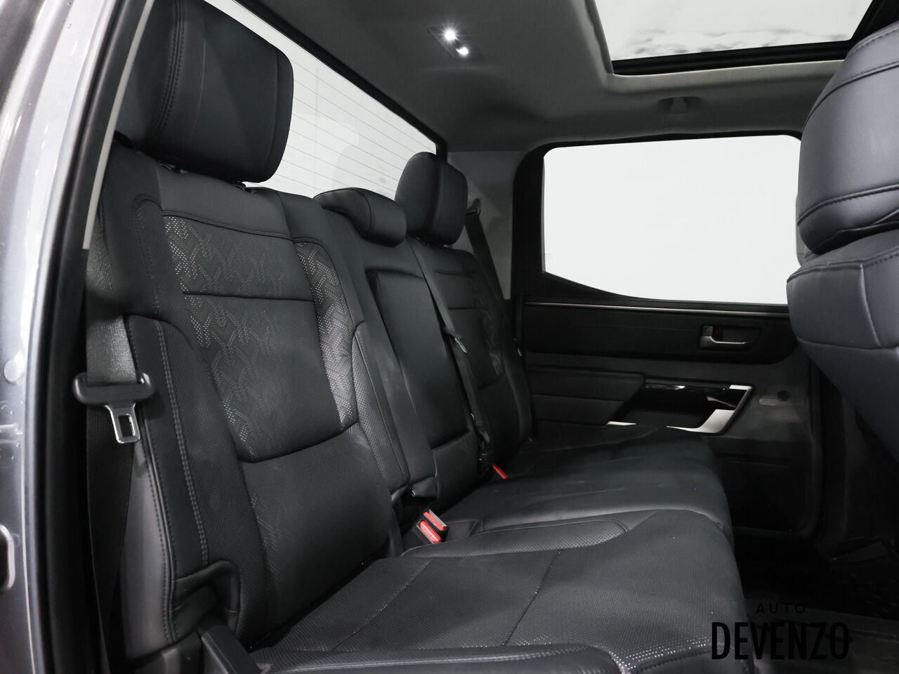 2024 Toyota Tundra Grey Saint-Eustache - photo #9