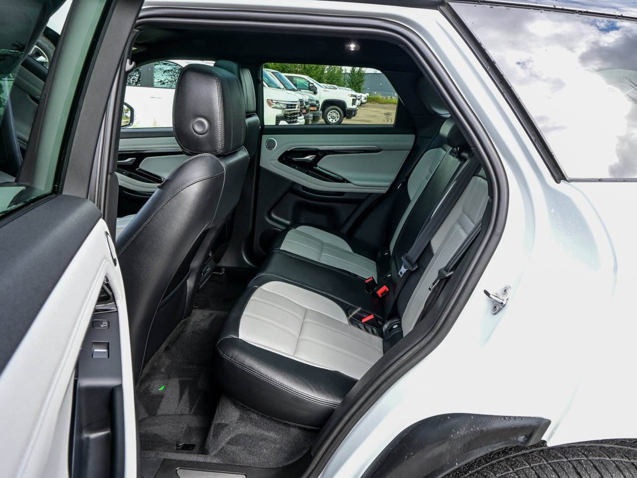 2020 Land Rover Range Rover Evoque P250 First Edition White Sherwood Park - photo #31