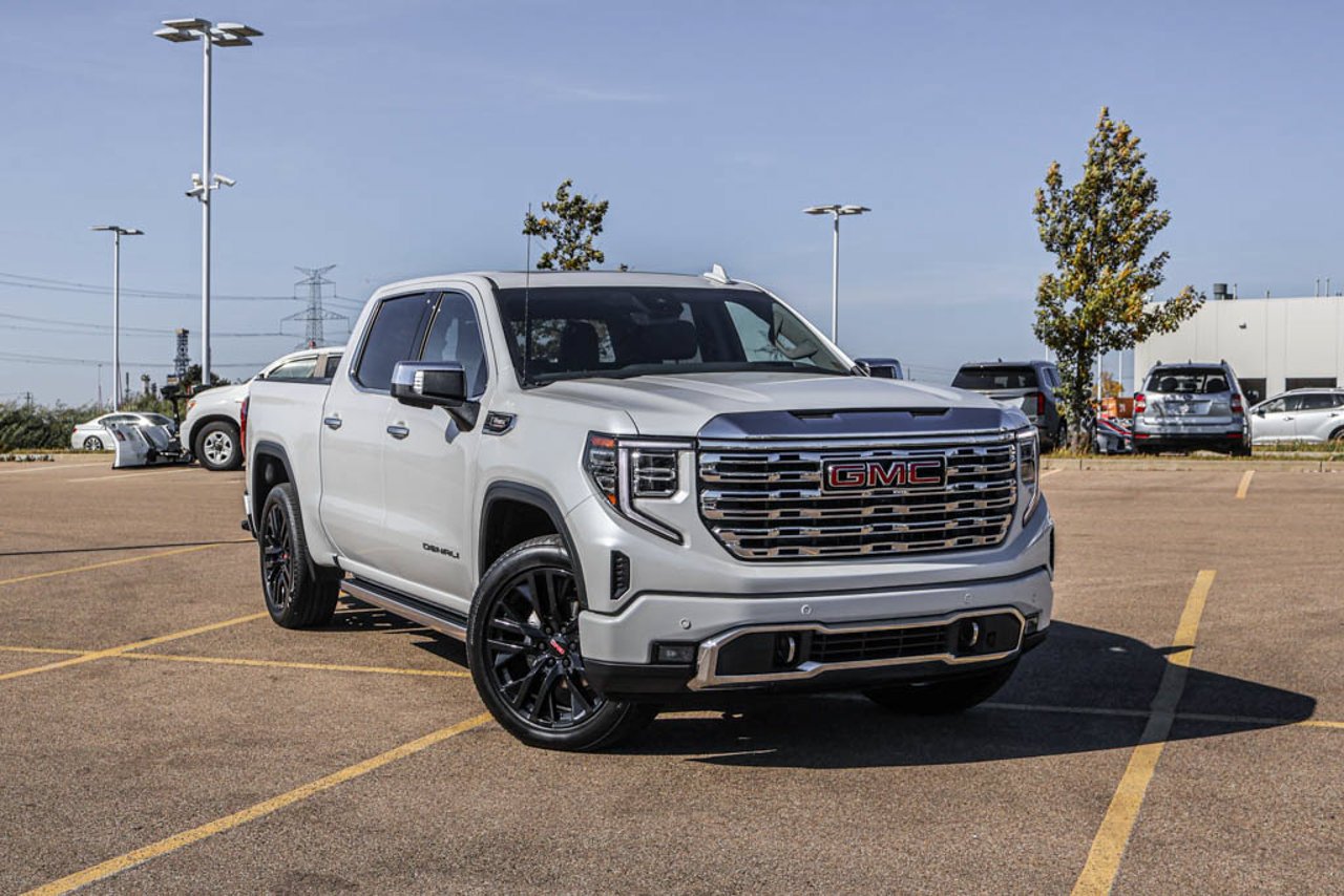 2025 GMC Sierra 1500 4WD Crew Cab 147 Denali White Sherwood Park - photo #1