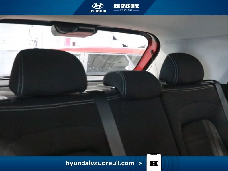 2021 Hyundai Venue Red Vaudreuil-Dorion - photo #30