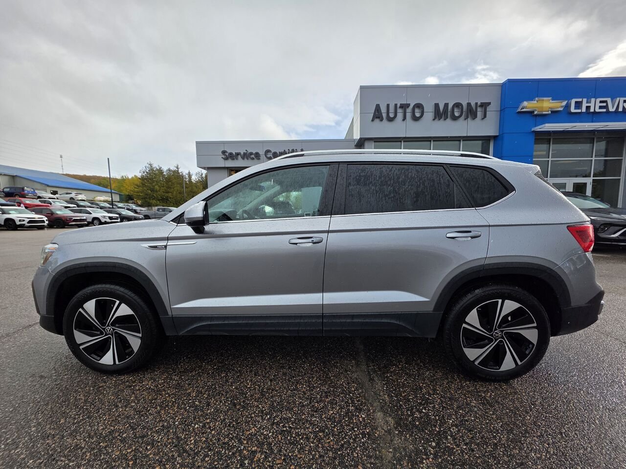Volkswagen Taos Highline 4Motion 2024 Gris Mont-Laurier - photo #12