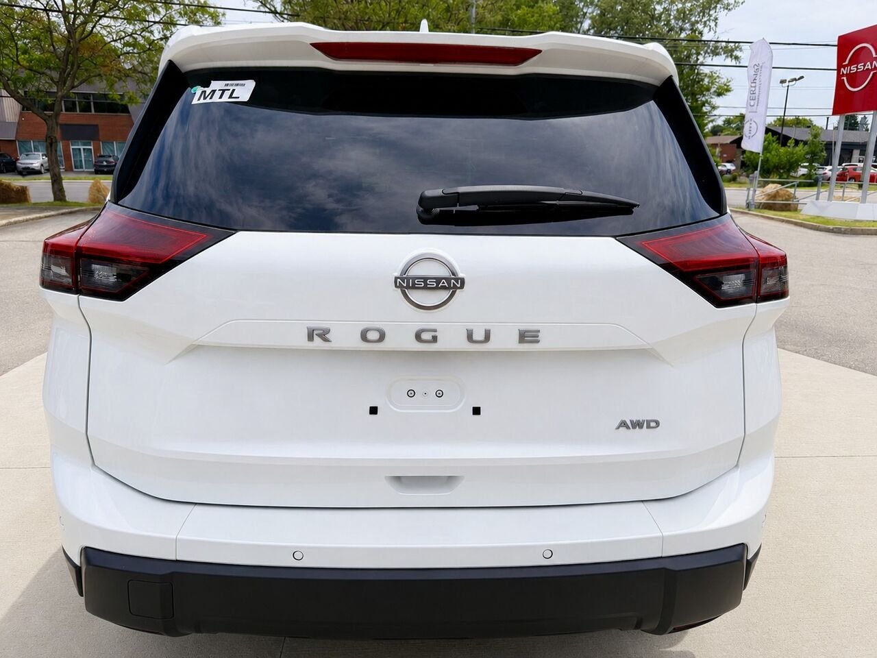 2026 NISSAN Rogue ROGUE SV TOIT OUVRANT Everest White Tricoat Pearl Châteauguay - photo #4