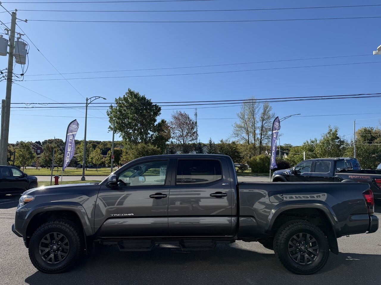 TOYOTA TACOMA DBL CAB SR5/TRD 2023 Gris Montmagny - photo #3