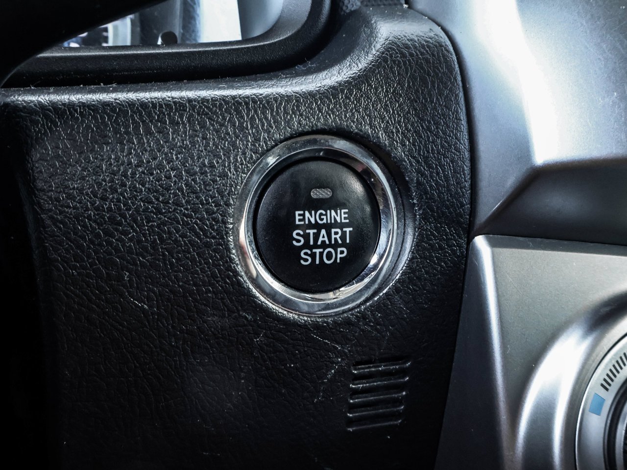 2014 Toyota 4Runner 4WD 4dr V6 SR5 Grey Sherwood Park - photo #25