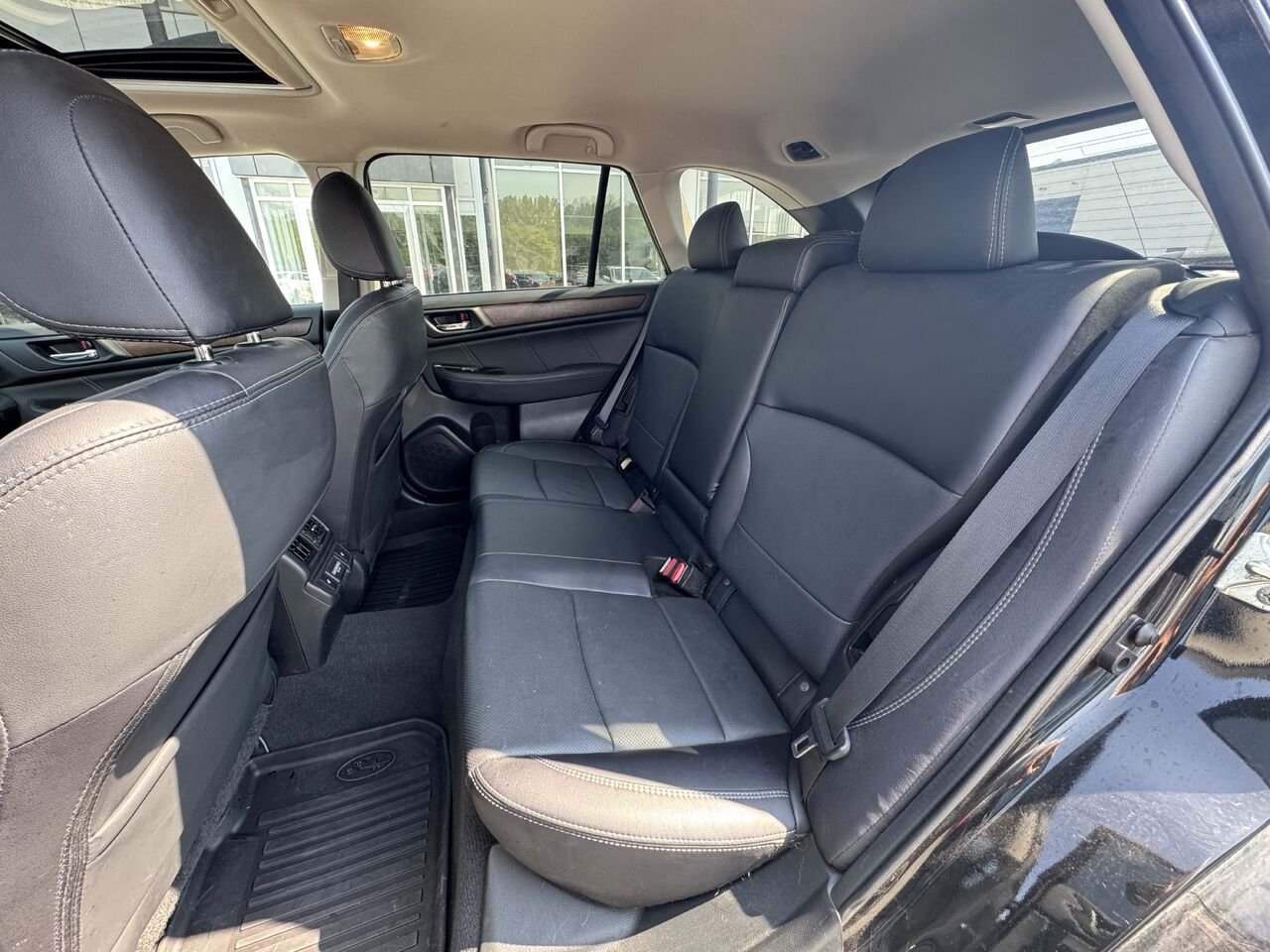 2018 Subaru Outback 3.6R Black Granby - photo #11