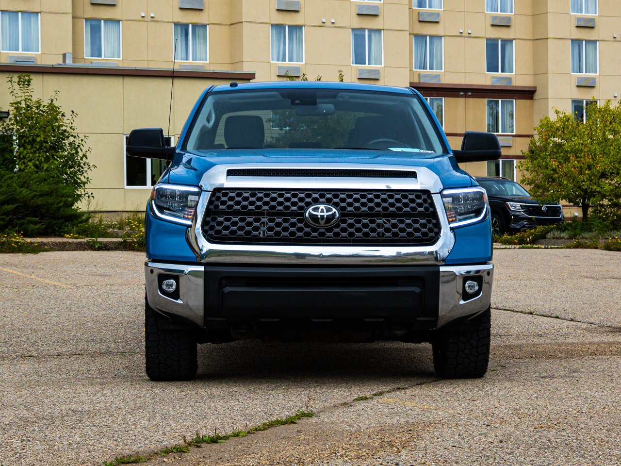 2019 Toyota Tundra 4x4 Crewmax SR5 Plus 5.7L Blue Sherwood Park - photo #2