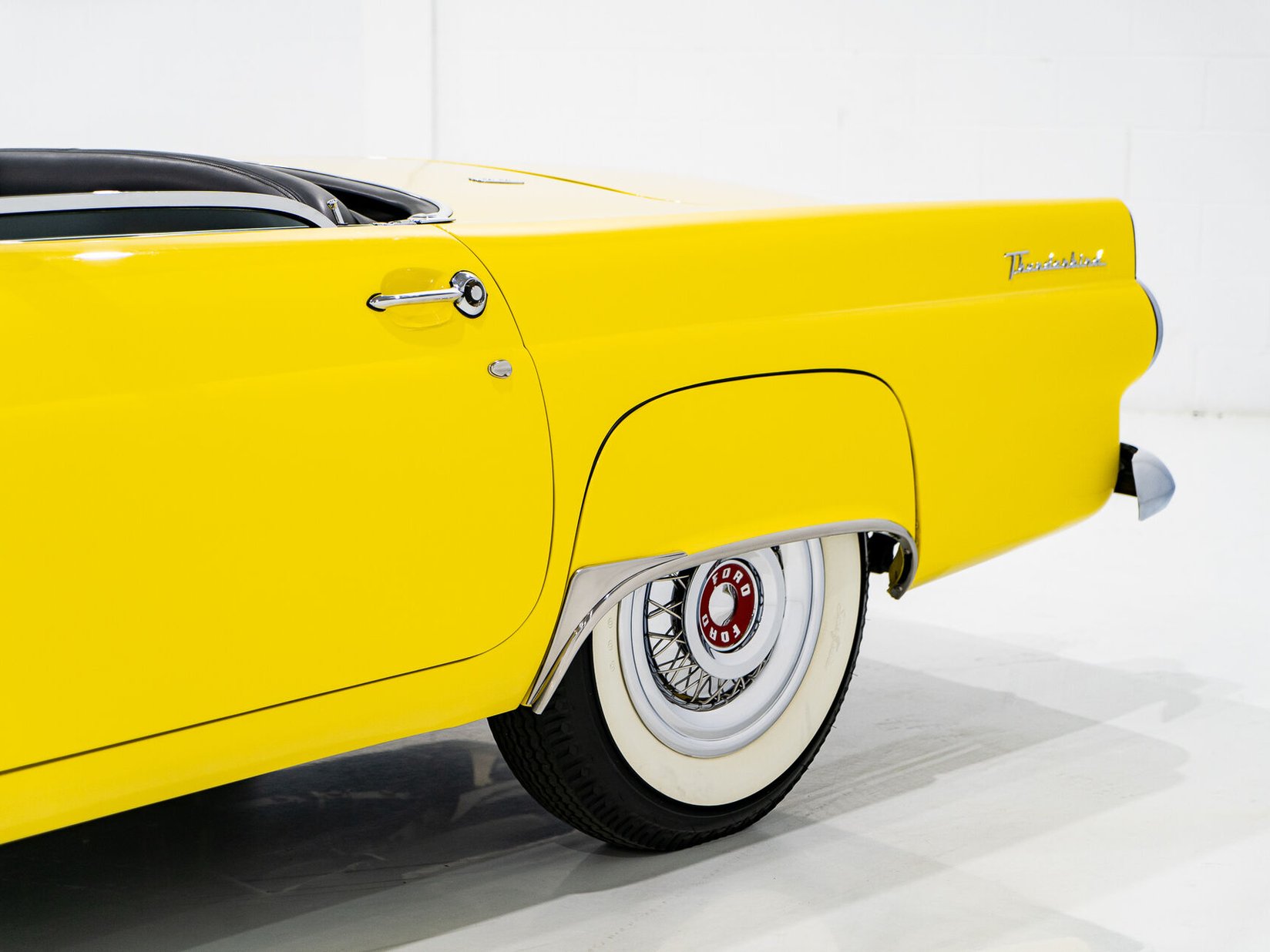 Ford Thunderbird **PRICE IN USD** Fully restored 1955 Montréal - photo #31