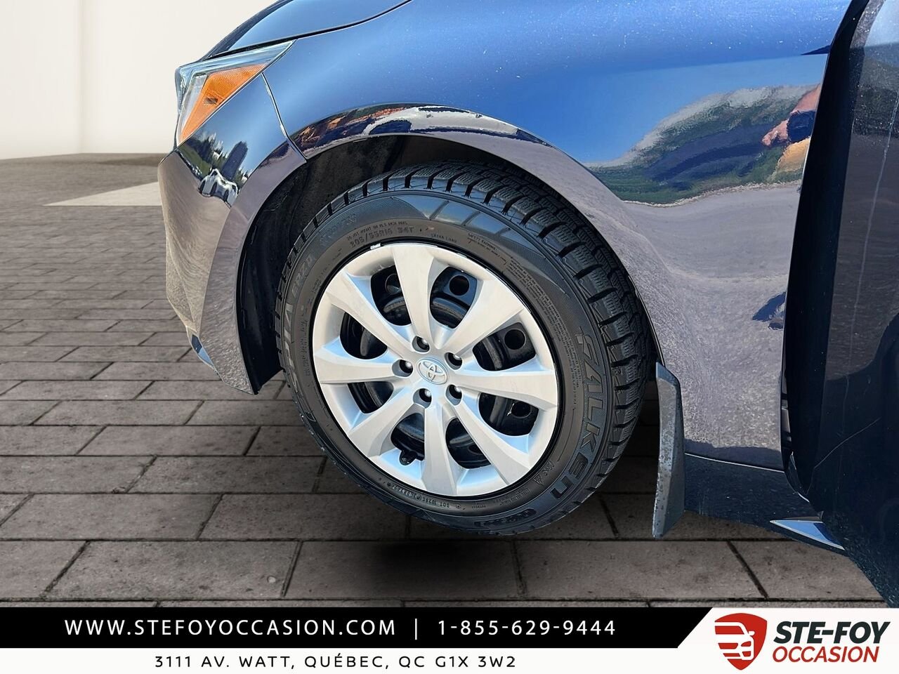 2026 Toyota Corolla LE Blue Québec - photo #9