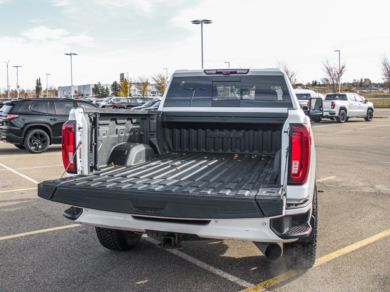 2022 GMC Sierra 3500HD 4WD Crew Cab 159 AT4 White Sherwood Park - photo #7