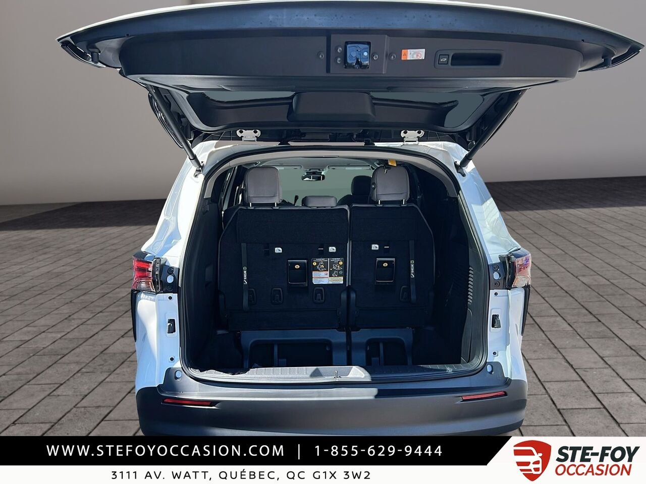 2026 Toyota Sienna LE 8 PASSAGERS White Québec - photo #5