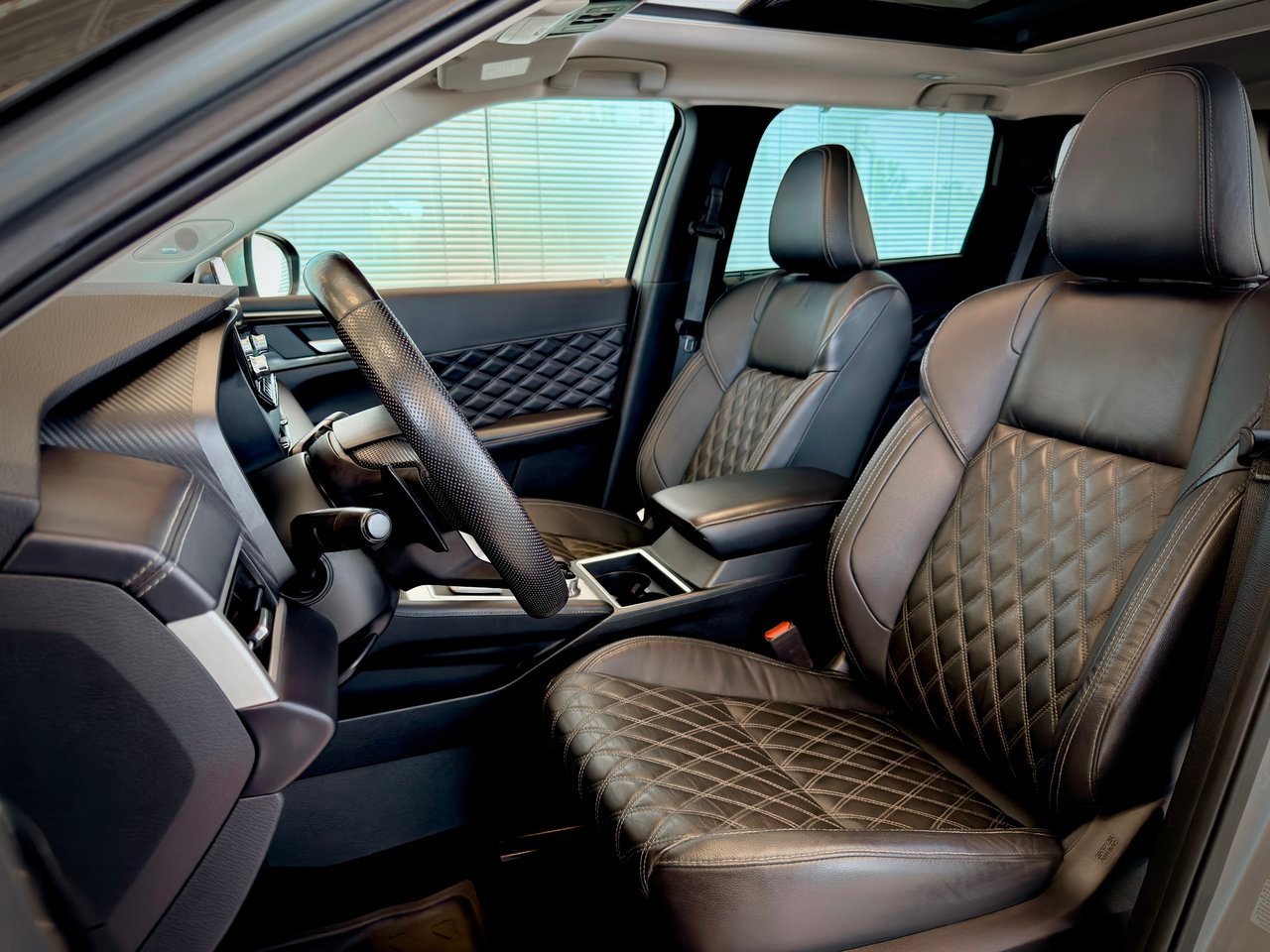 2023 Mitsubishi Outlander gray Notre-Dame-des-Prairies - photo #20
