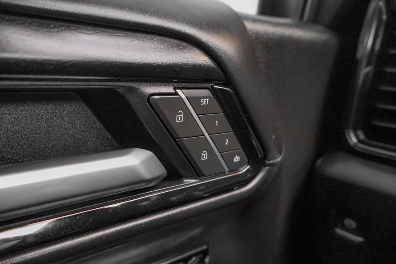 2026 GMC Sierra 1500 4WD Crew Cab 147 AT4X Grey Sherwood Park - photo #17