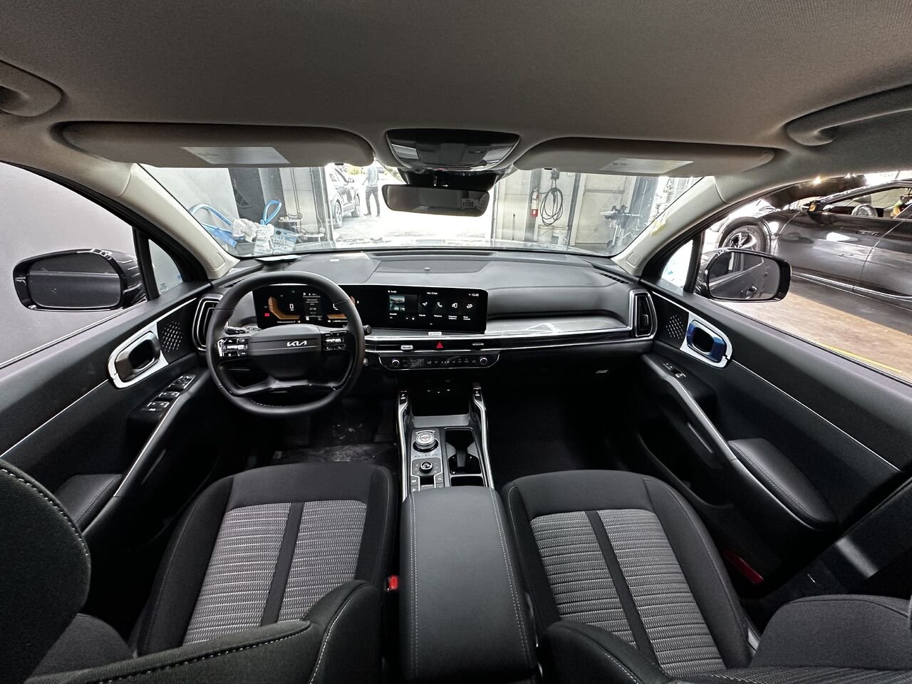 Kia Sorento hybride rechargeable 2026 Gris interstellaire Blainville - photo #3