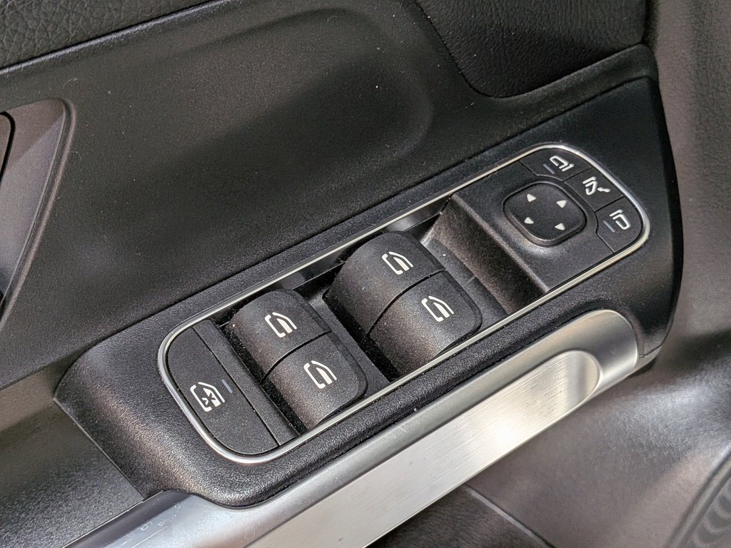 2020 Mercedes-Benz GLB GLB 250 4MATIC SUV Silver Val-David - photo #32
