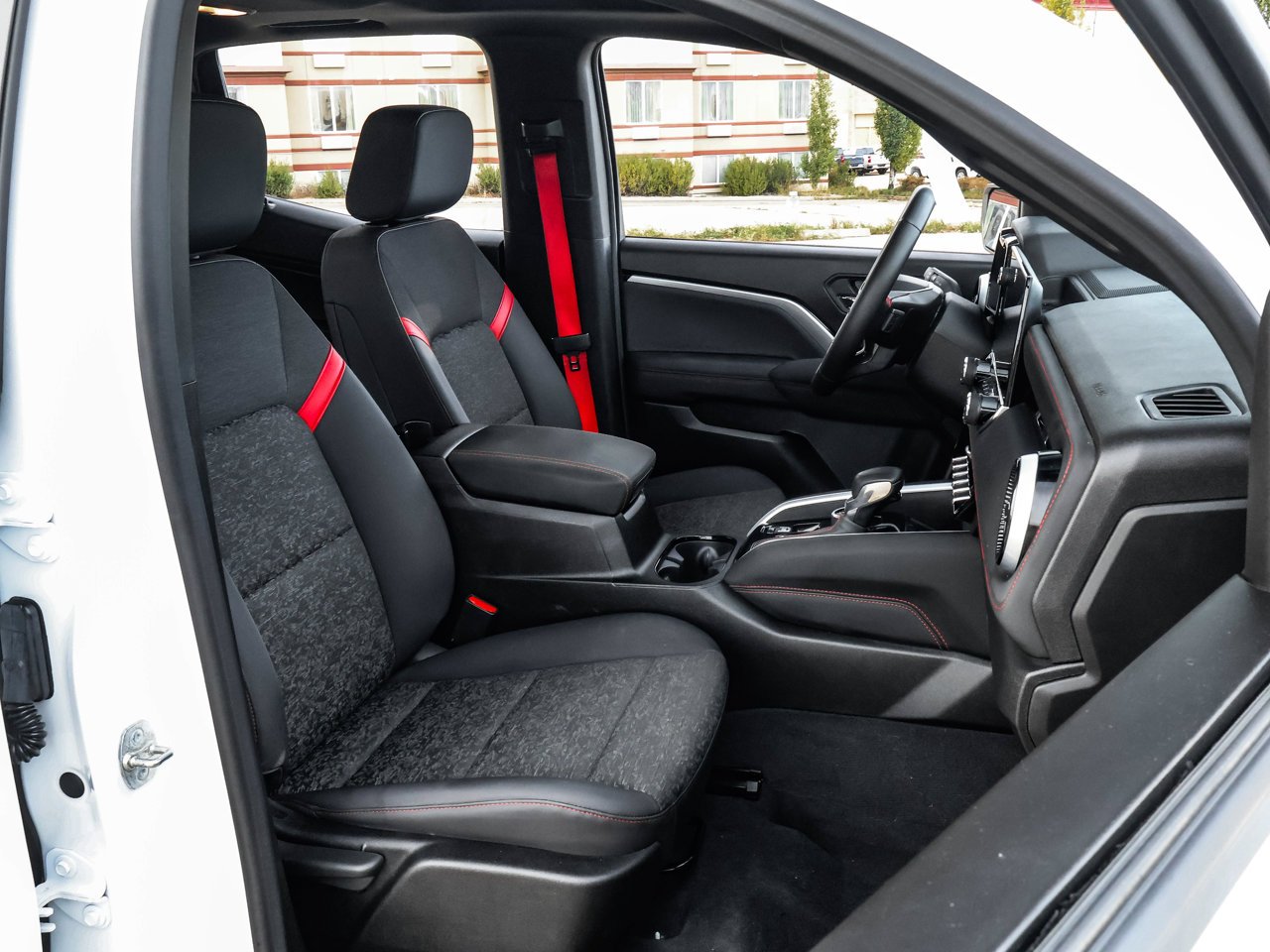 2024 Chevrolet Colorado 4WD Crew Cab Z71 White Sherwood Park - photo #14