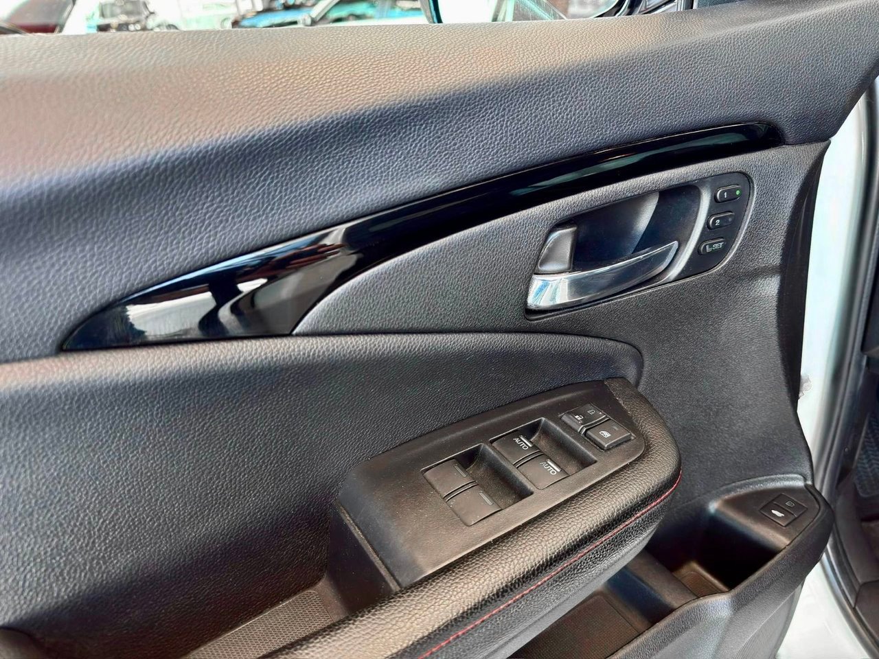 2022 Honda Pilot White Notre-Dame-des-Prairies - photo #36