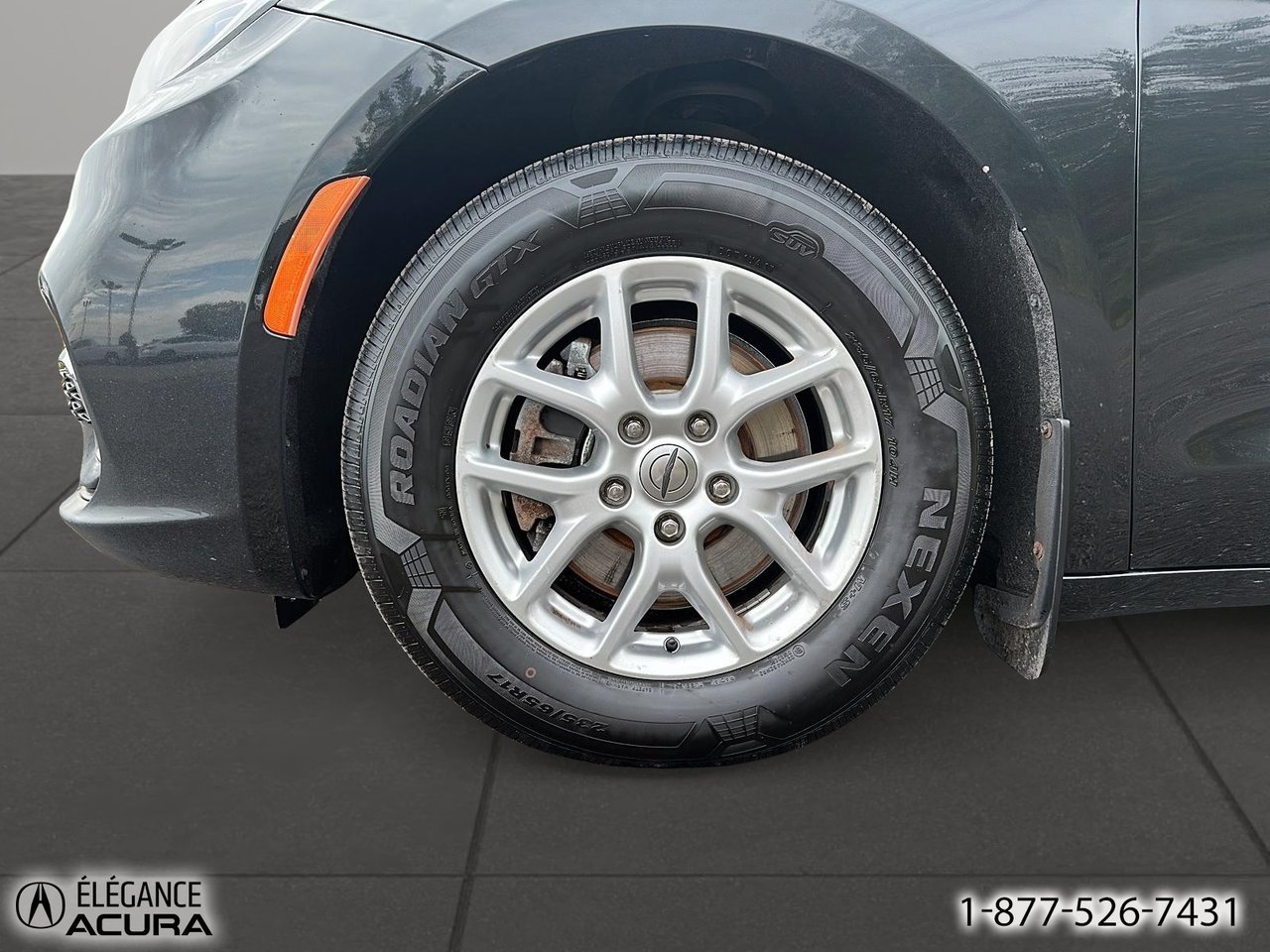 2022 Chrysler Pacifica Touring L | A8787 Black Granby - photo #9