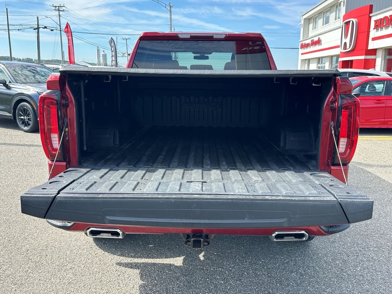 2021 GMC SIERRA K1500 AT4 SIERRA K1500 AT4 Red Matane - photo #4
