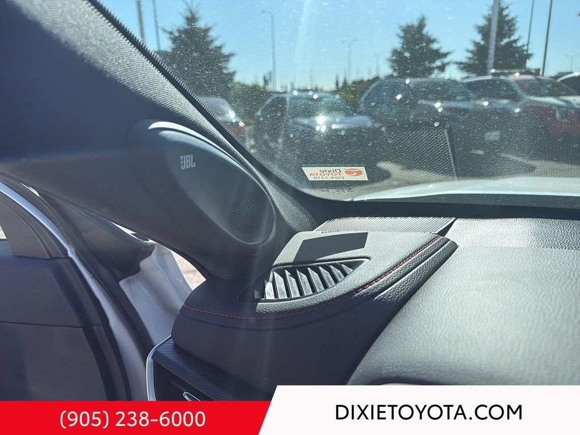 2024 Toyota Highlander Power Sunroof, Leather Interior, Heated Seats, Alloy Wheels, Heated Steering Wheel, Bluetooth Wind Chill Pearl Mississauga - photo #13