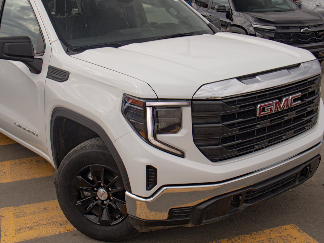 2023 GMC Sierra 1500 4WD Crew Cab 147 Pro White Sherwood Park - photo #14