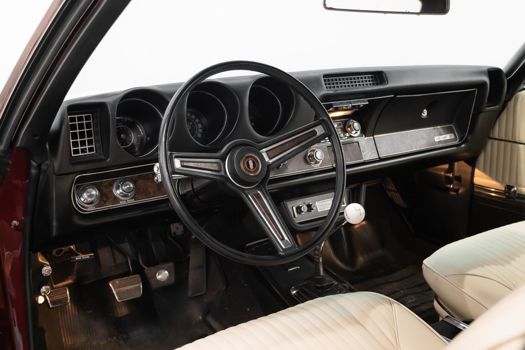 Oldsmobile 442 1969 Rouge Montréal - photo #12