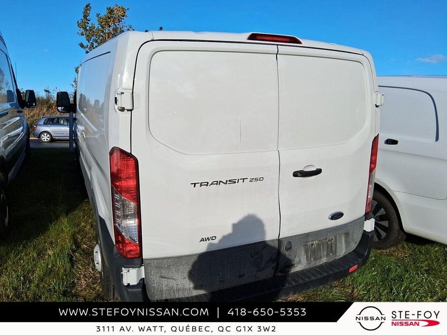 2025 Ford Transit fourgon utilitaire TOIT BAS AWD T-250 TI toit bas 130 po PNBV de 9 070 lb White
