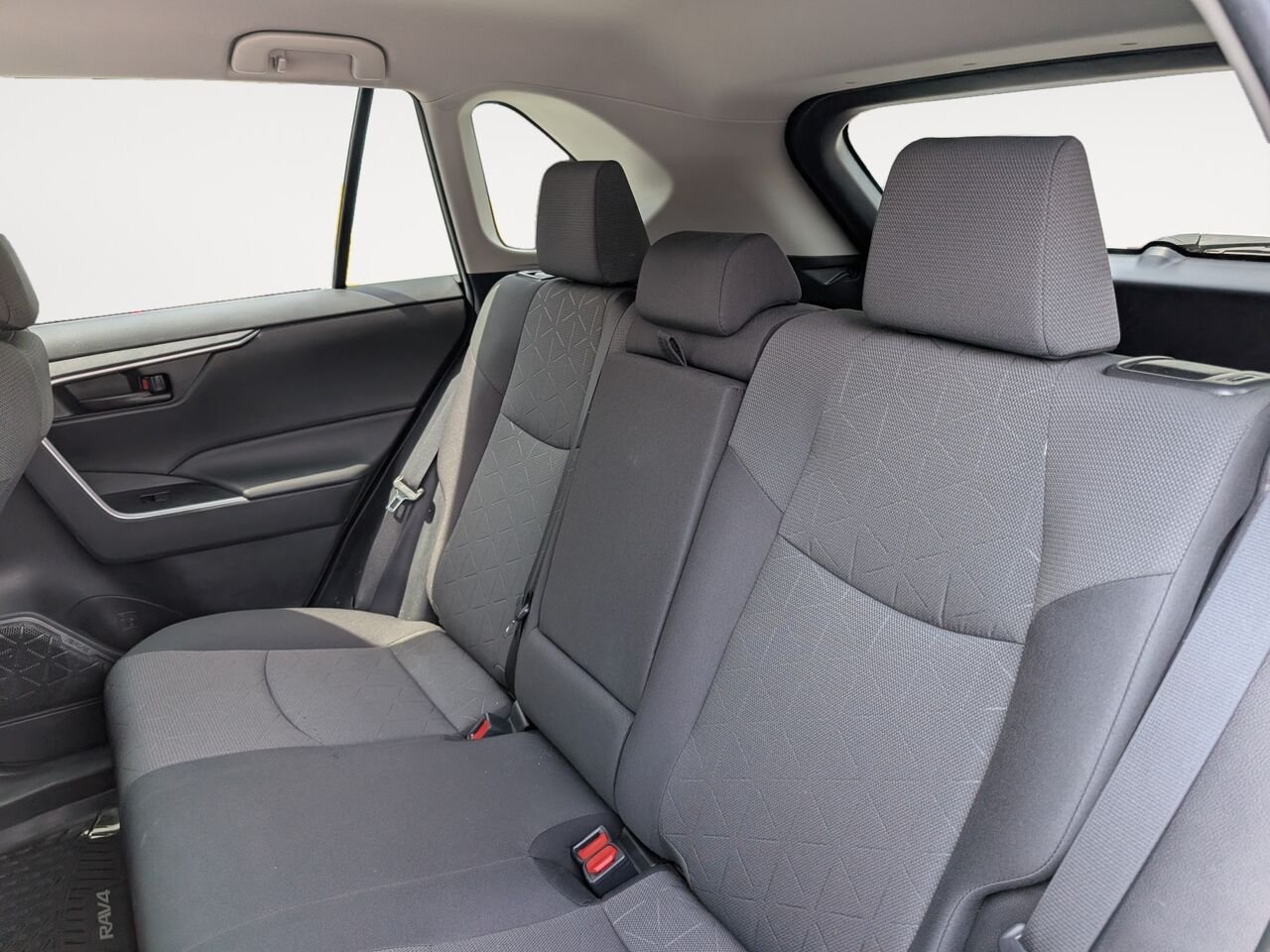 Toyota RAV4 LE/SIÈGES CHAUFFANTS/CAMÉRA DE RECUL/BLUETOOTH/AC/ 2022 Argent Sherbrooke - photo #7