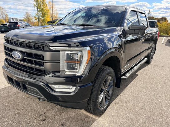 Ford F-150 LARIAT cabine SuperCrew - BOÎTE DE 6,5PI - 502A - MOTEUR POWERBOOST - 3,5 HYBRIDE - CUIR -TOIT PANO 2023 Noir
