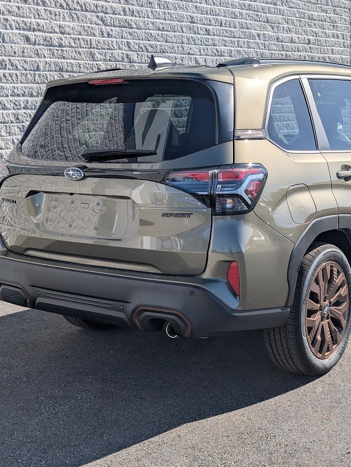 2026 SUBARU Forester SPORT Autumn Green Metallic Saint-Hyacinthe - photo #1