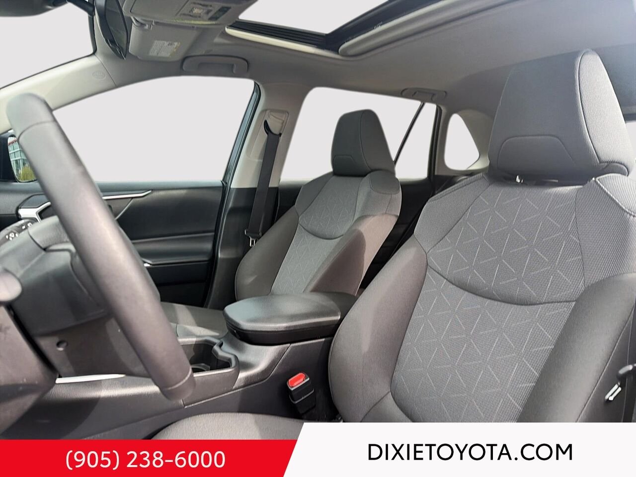 2025 Toyota RAV4 XLE AWD / CLEAN CARFAX / HEATED SEATS / MOONROOF / ALLOY WHEELS / CARPLAY AND ANDROID AUTO Black Mississauga - photo #8