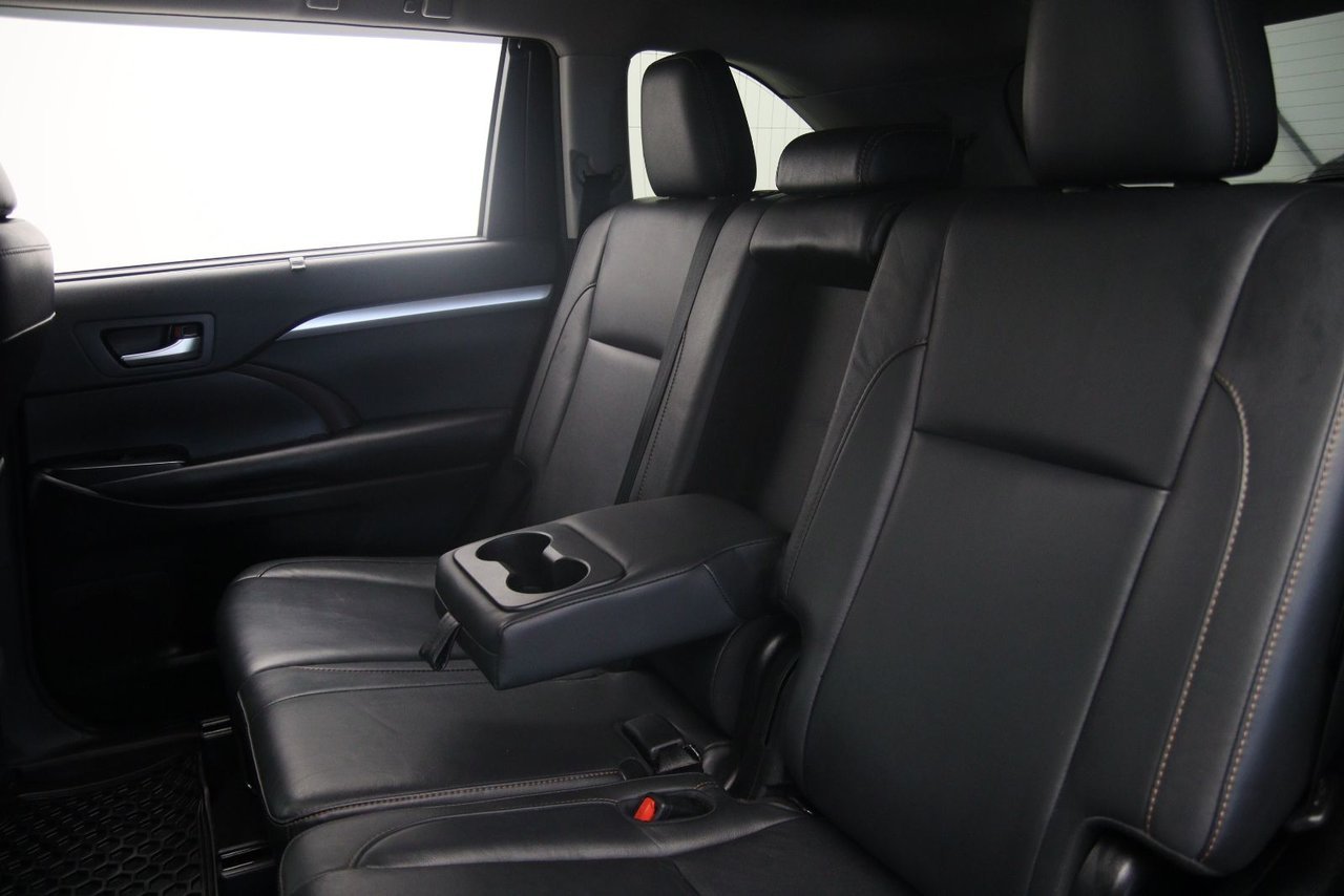 Toyota Highlander XLE 2017 Noir Baie-Comeau - photo #8