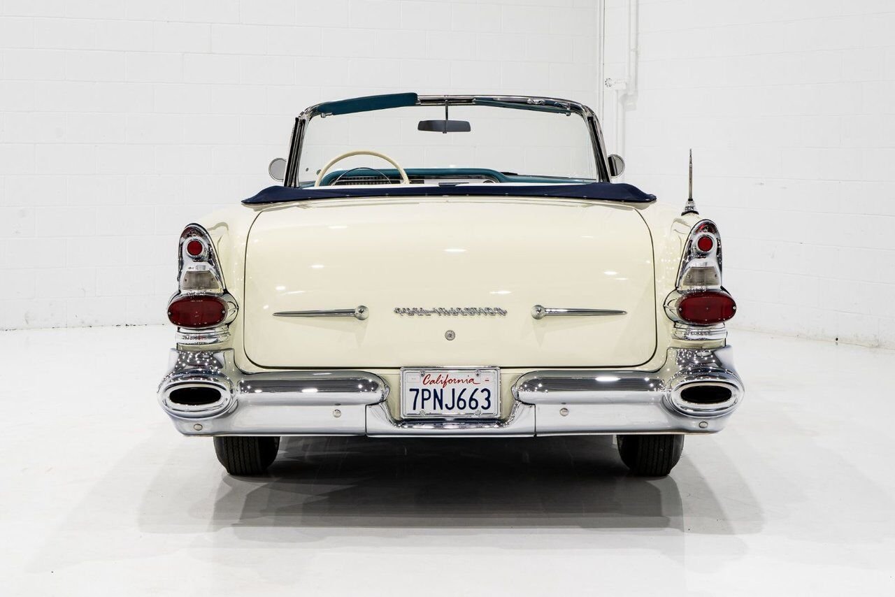 Pontiac Bonneville *PRICE IN USD* Fuel injected 347/315HP 1 of 630 produced 1957 Blanc Montréal - photo #22